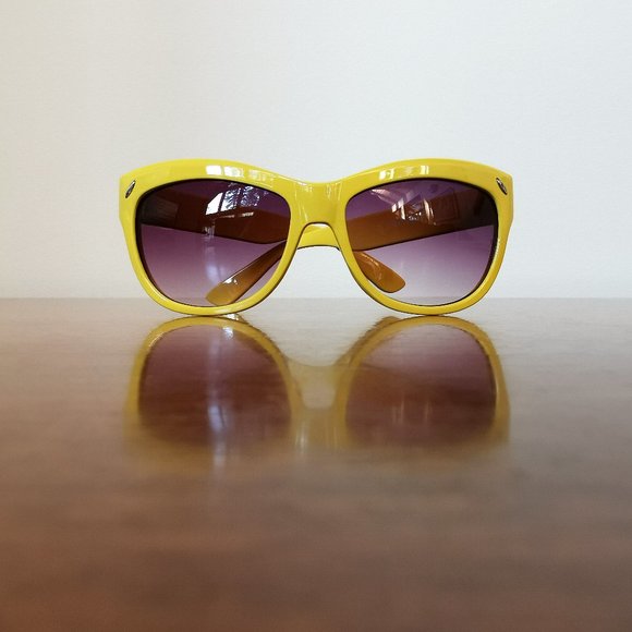 Yellow Retro Wayfarer Style Sunglasses Purple Lens - Picture 7 of 9